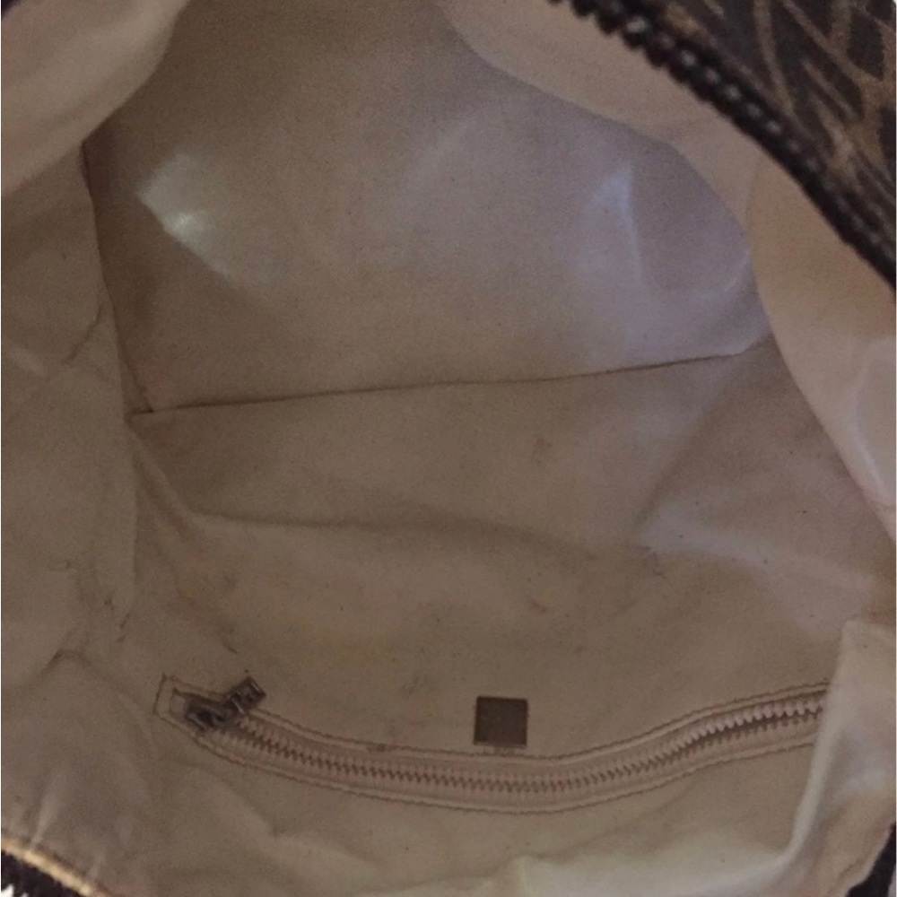 Authentic Fendi bag - Picture 3 of 11